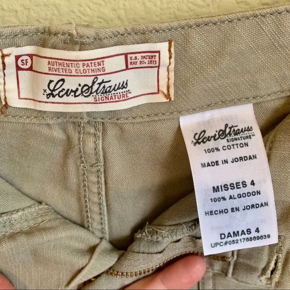 Levi’s Olive Green Cargo Capris Pants - Picture 3 of 8